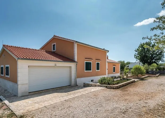 Petra Villa